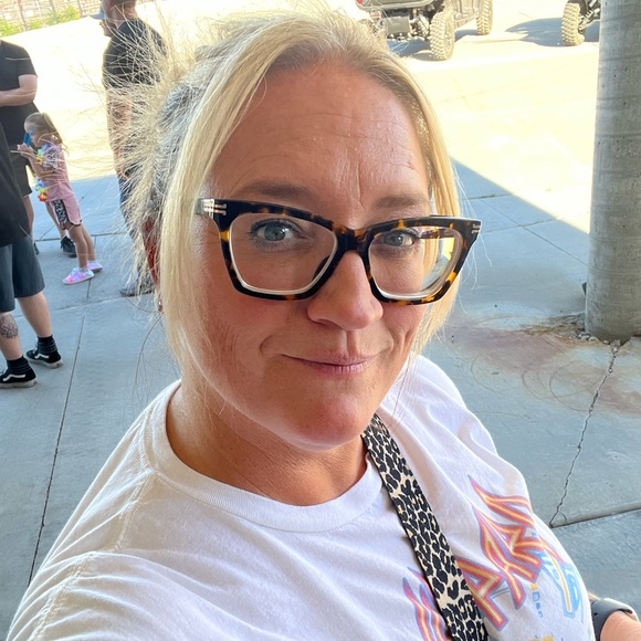 Meet your Posher, Misty - Picture 1 of 1